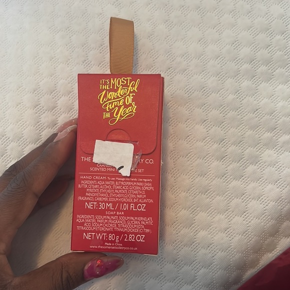 Mini hand care set from THE SOMERSET TOILETRY CO. - Picture 2 of 3